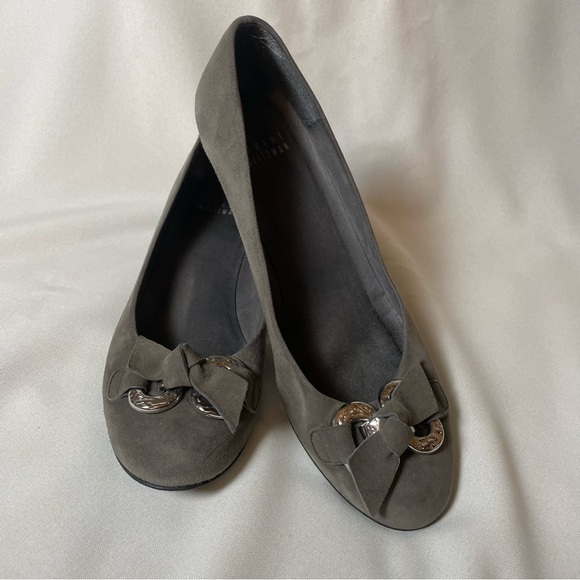 Stuart Weitzman Shoes - 🕊️ Stuart Weitzman Gray Suede Flats – Women’s Size 9 🕊️